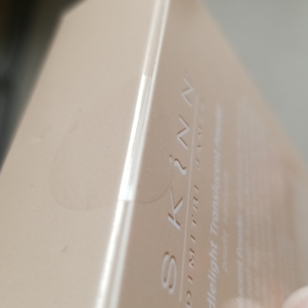 Skinn Translucent Powder - Picture 4 of 5